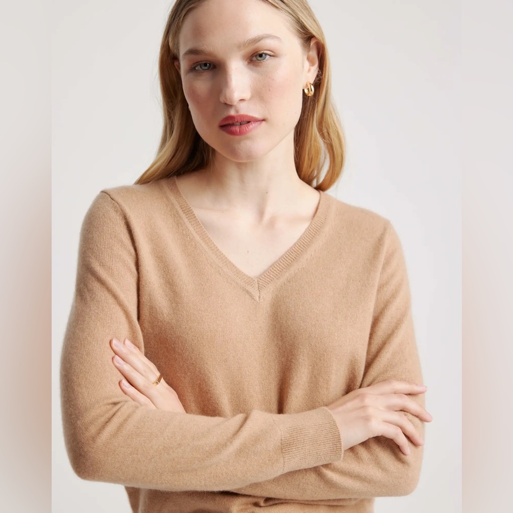Quince 100% Mongolian Cashmere V Neck Sweater in Camel Color